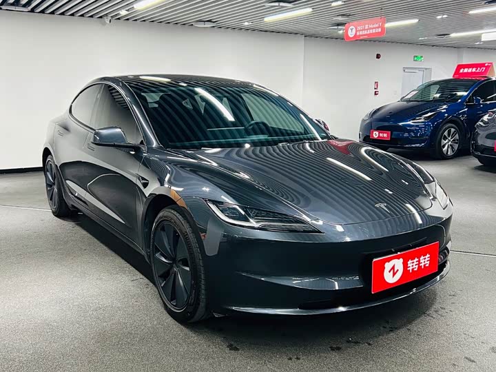 Фото 3 - Tesla Model 3