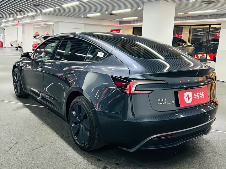 Фото 6 - Tesla Model 3