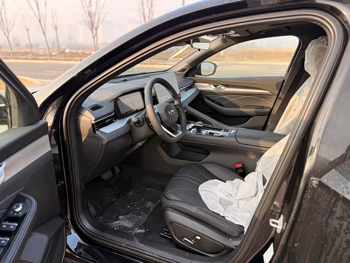 Фото 4 - Geely Preface