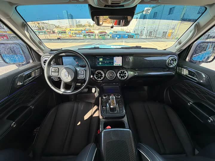 Фото 9 - Tank 300