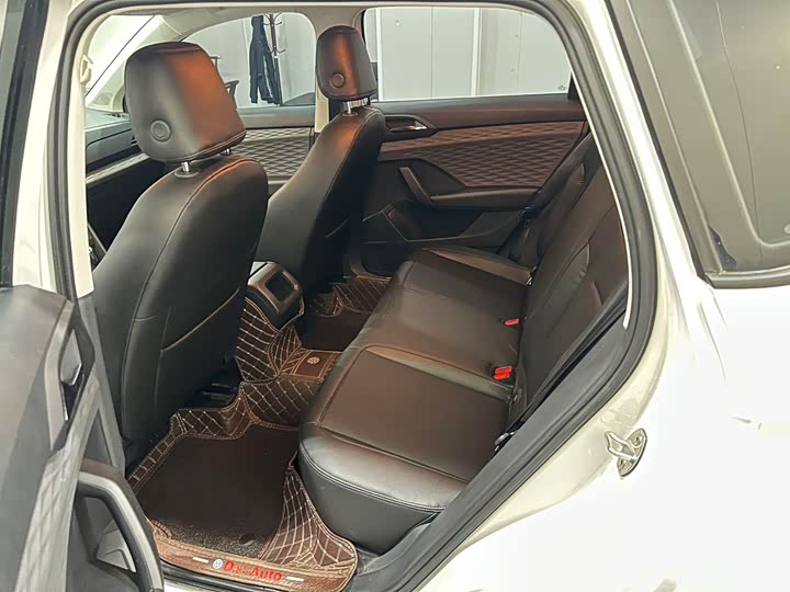 Фото 6 - Volkswagen Tharu