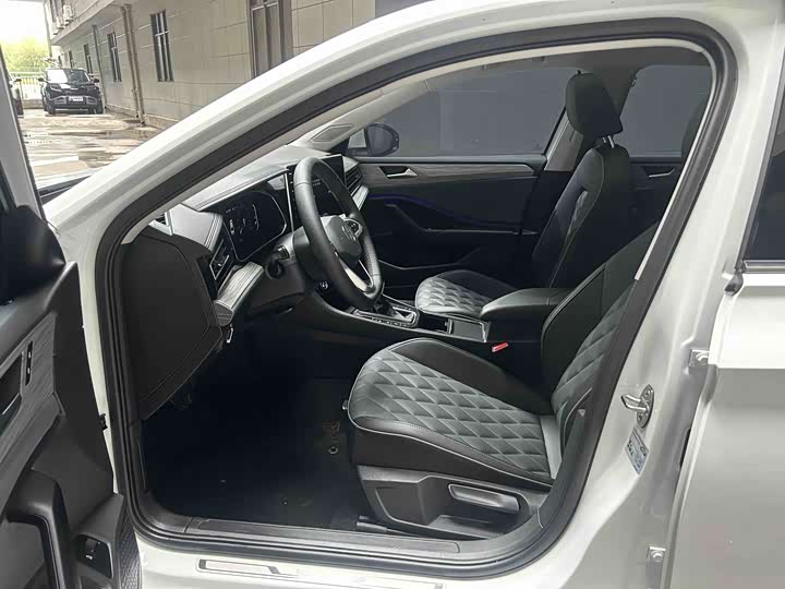 Фото 3 - Volkswagen Sagitar L