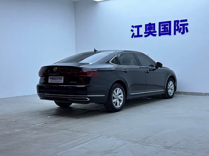 Фото 4 - Volkswagen Passat