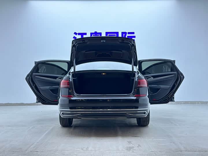 Фото 7 - Volkswagen Passat