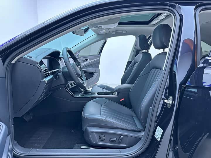 Фото 8 - Volkswagen Passat