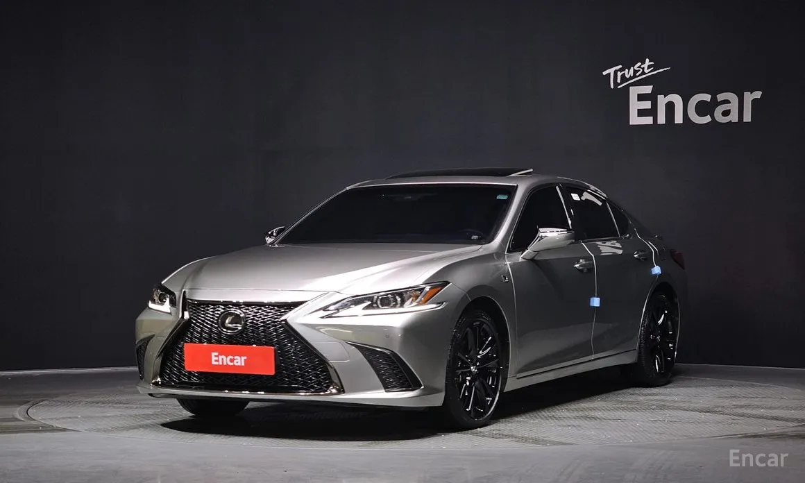 Фото 1 - Lexus ES