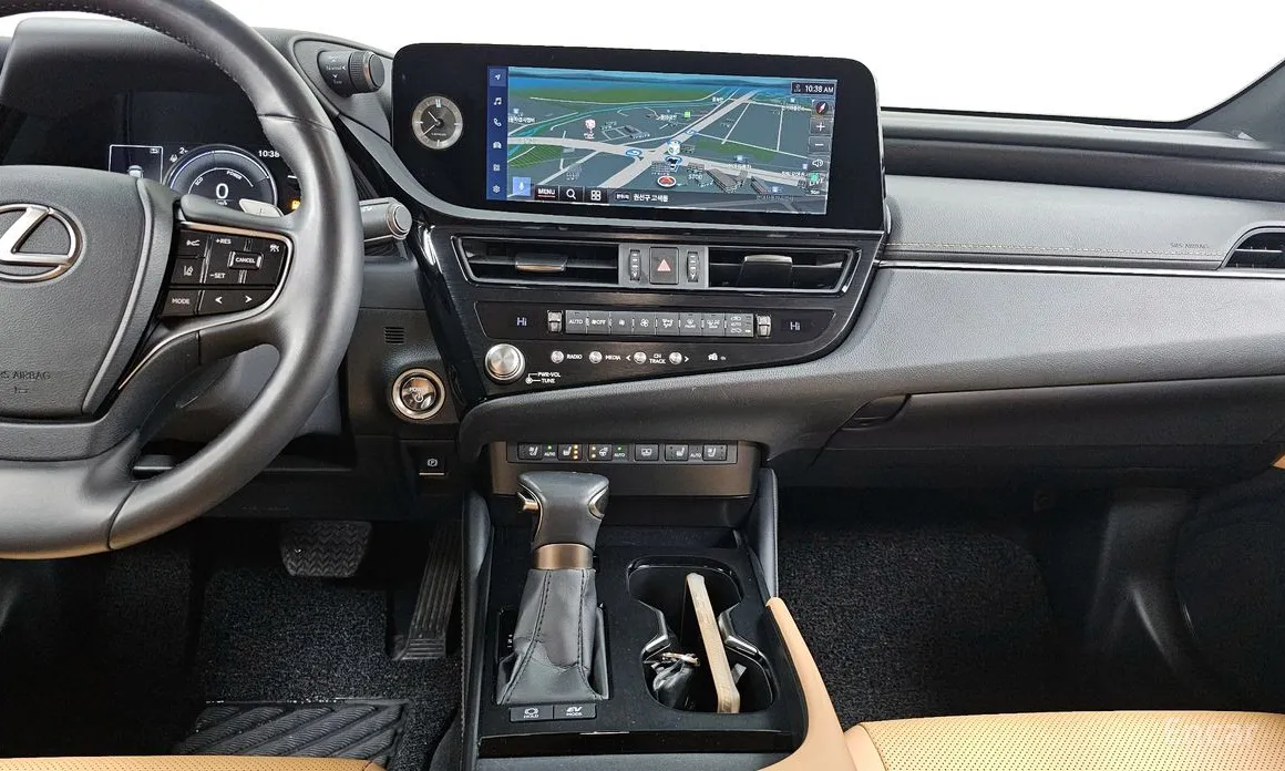 Фото 14 - Lexus ES