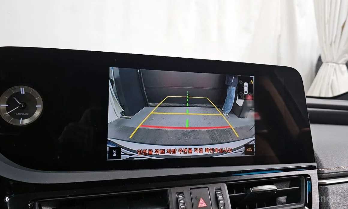 Фото 15 - Lexus ES