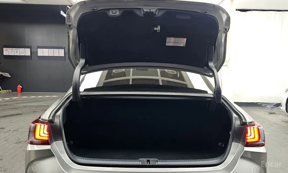 Фото 20 - Lexus ES