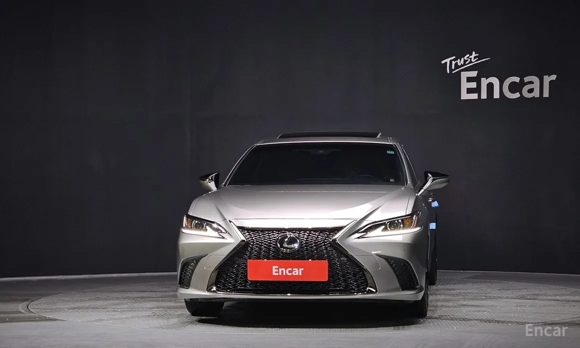 Фото 3 - Lexus ES