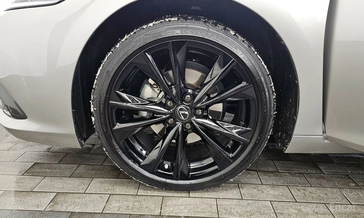 Фото 5 - Lexus ES