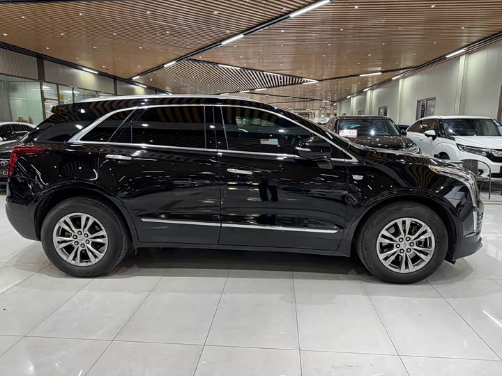 Фото 4 - Cadillac XT5