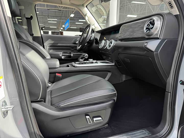 Фото 7 - Tank 300