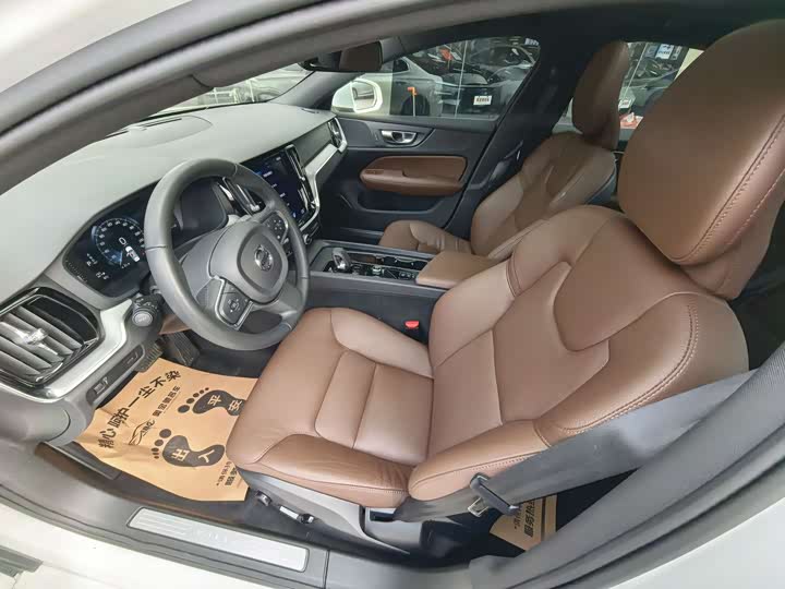 Фото 7 - Volvo S60