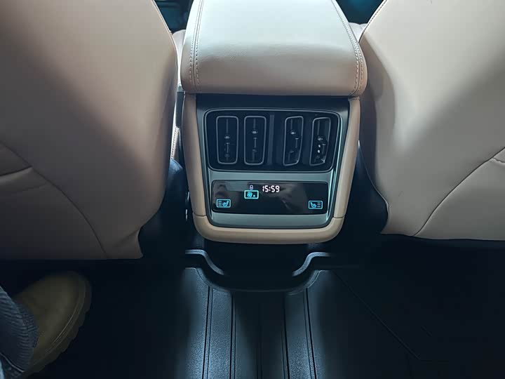 Фото 9 - BYD Song L