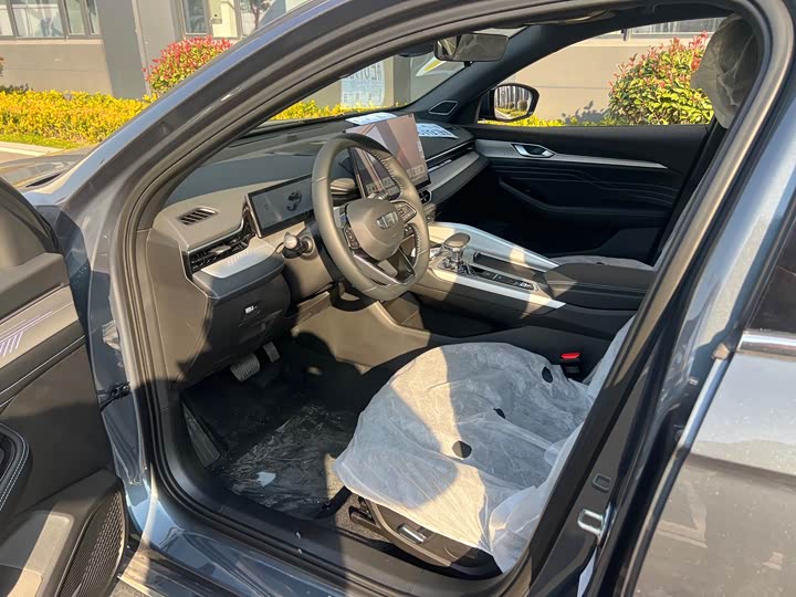 Photo 4 - Geely Preface