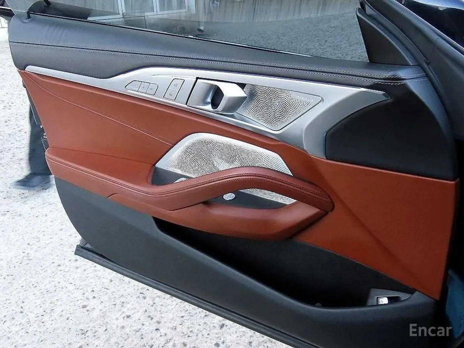 Фото 11 - BMW 8 Series