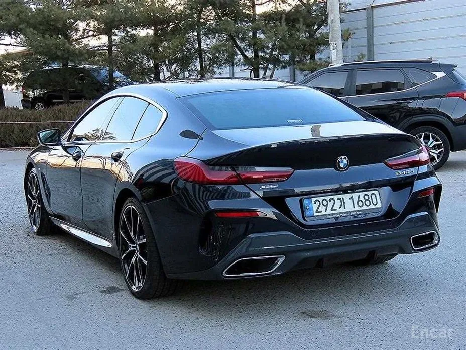 Фото 3 - BMW 8 Series