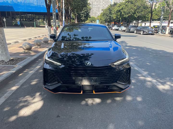 Фото 3 - Changan UNI-V