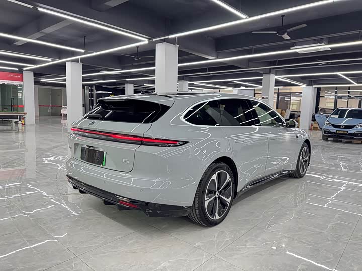 Фото 3 - Nio ET5T