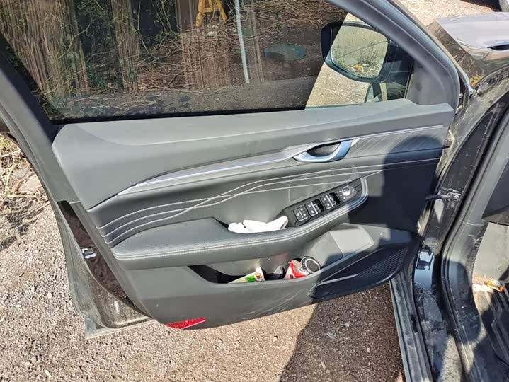 Фото 7 - Geely Preface