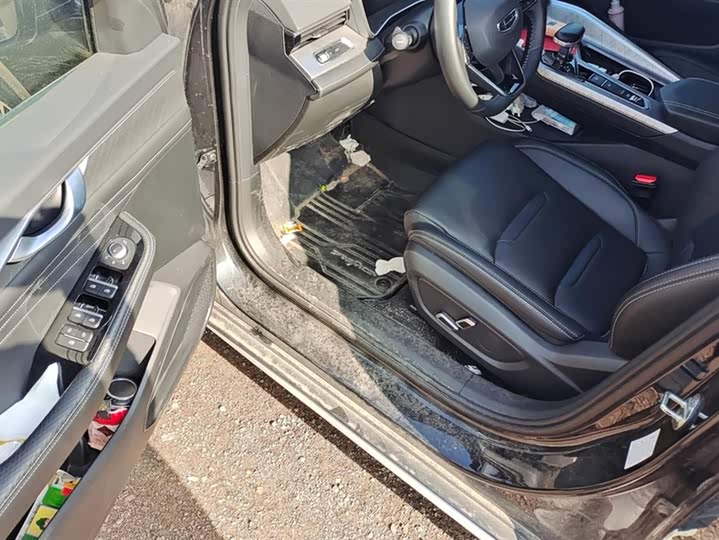 Фото 9 - Geely Preface