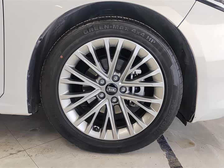 Фото 6 - Bestune B70