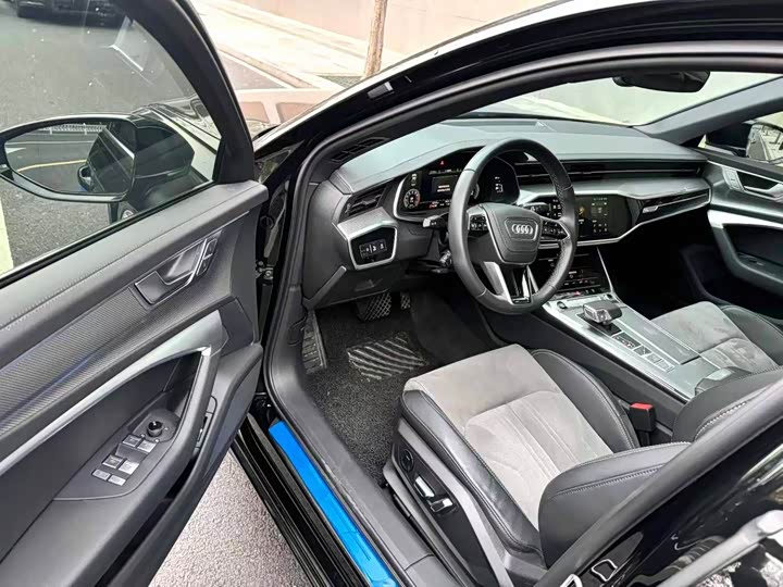 Фото 4 - Audi A6L