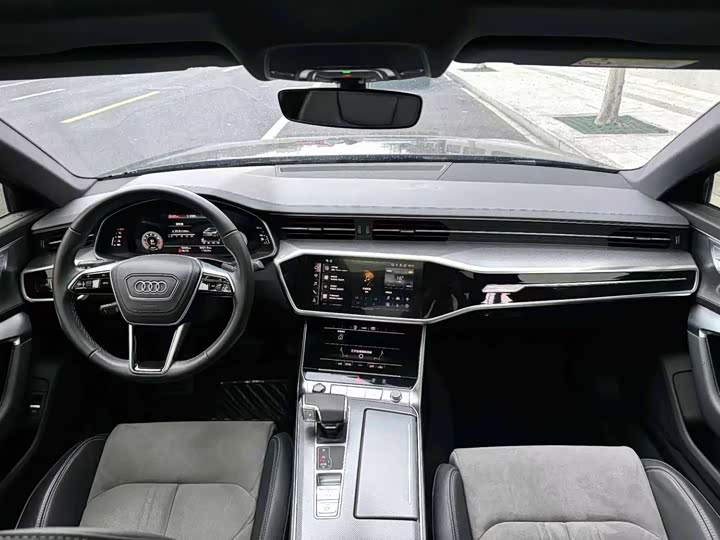 Фото 5 - Audi A6L