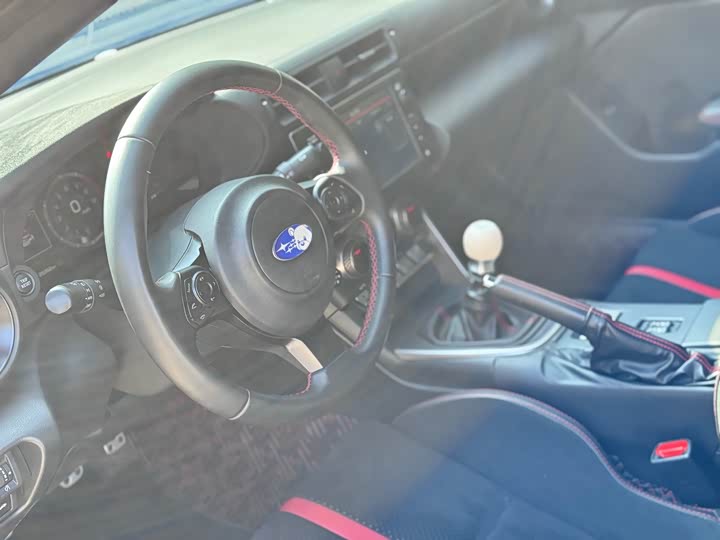 Фото 9 - Subaru BRZ