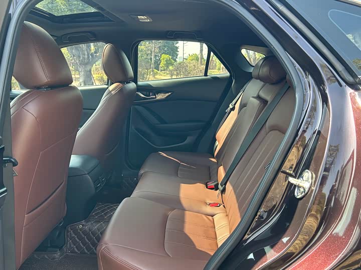 Фото 9 - Mazda CX-4