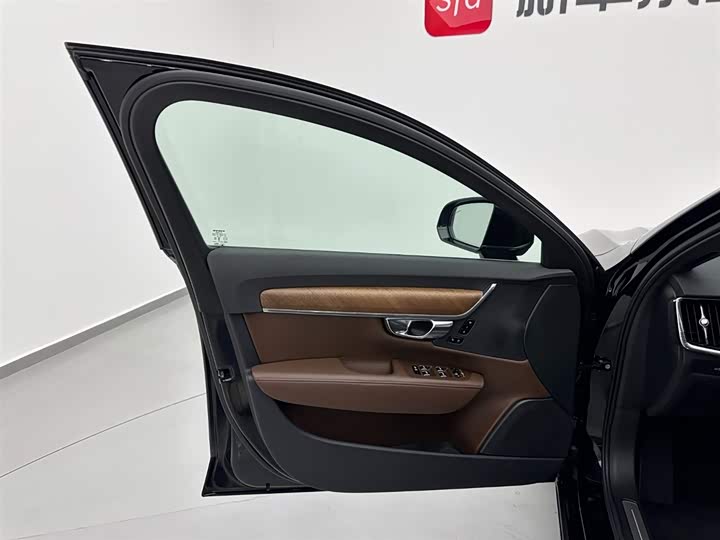 Фото 8 - Volvo S90 Hybrid