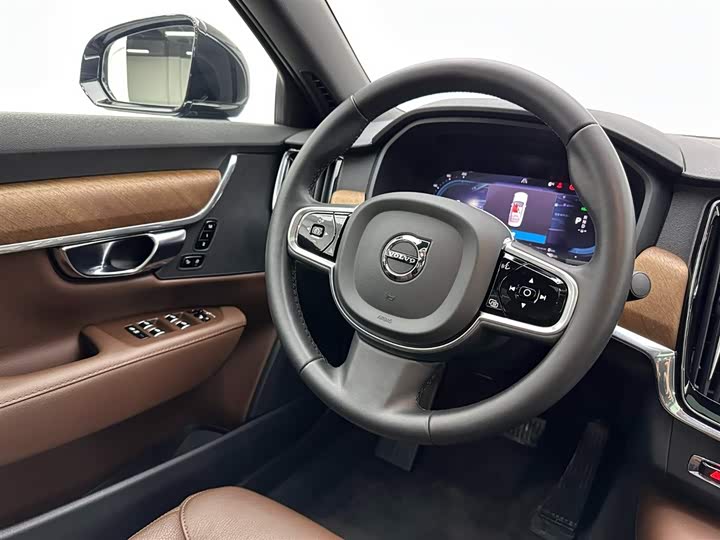 Фото 9 - Volvo S90 Hybrid