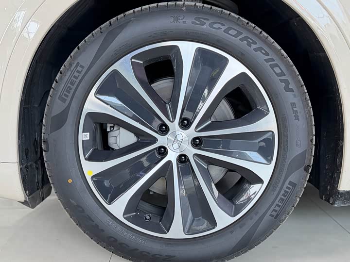 Фото 7 - Luxeed R7