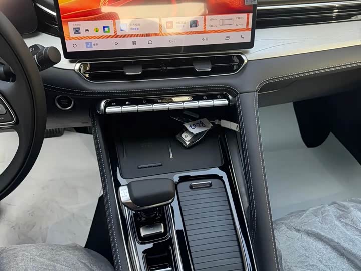 Photo 8 - Geely Preface