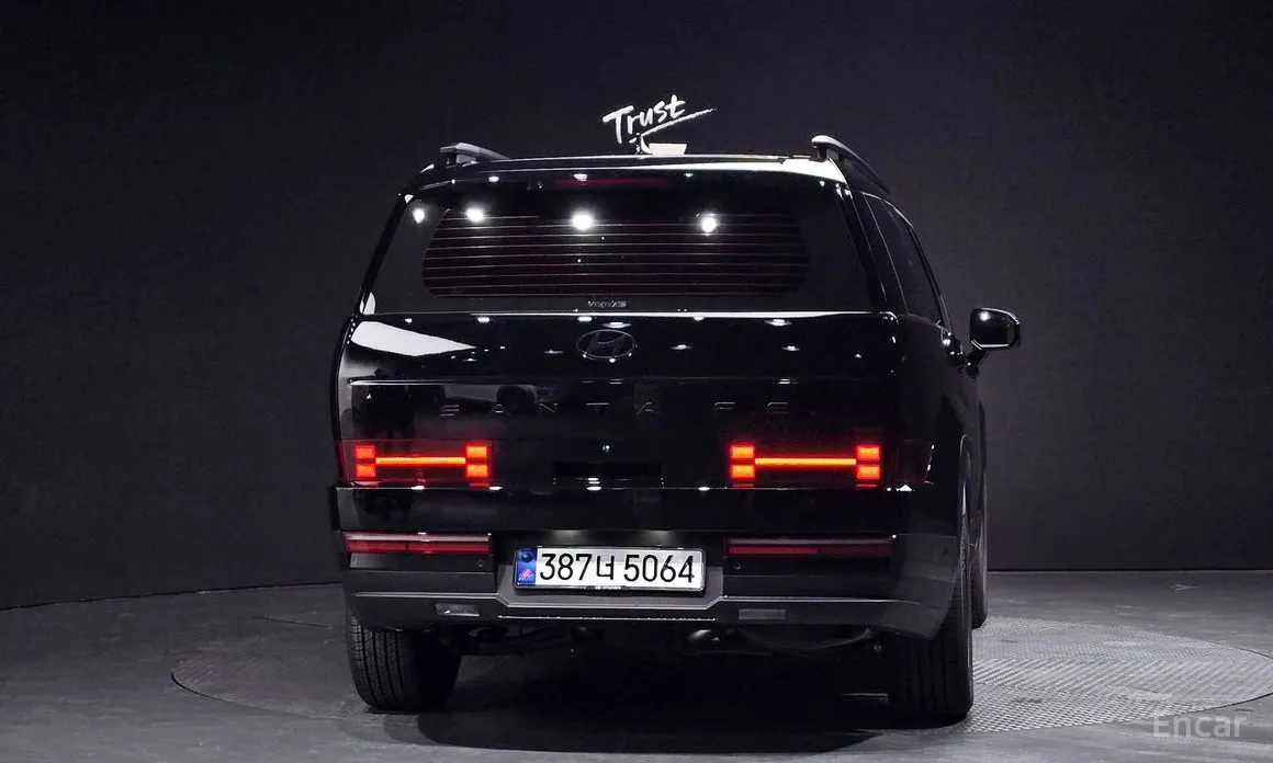 Фото 4 - Hyundai Santa Fe