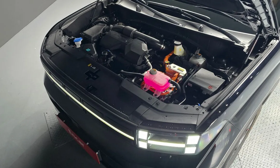 Фото 6 - Hyundai Santa Fe