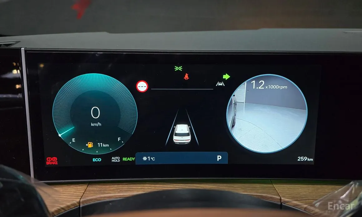 Фото 8 - Hyundai Santa Fe