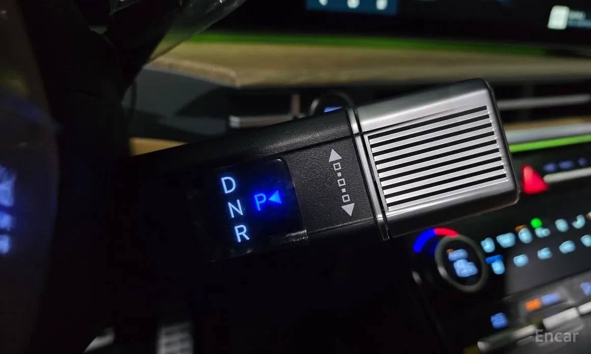 Фото 9 - Hyundai Santa Fe