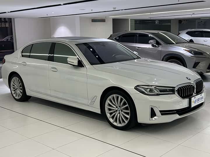 Фото 3 - BMW 5 Series