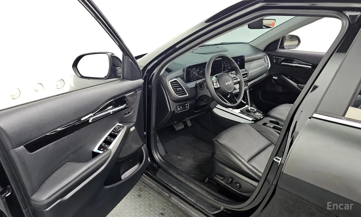 Фото 11 - Kia Seltos