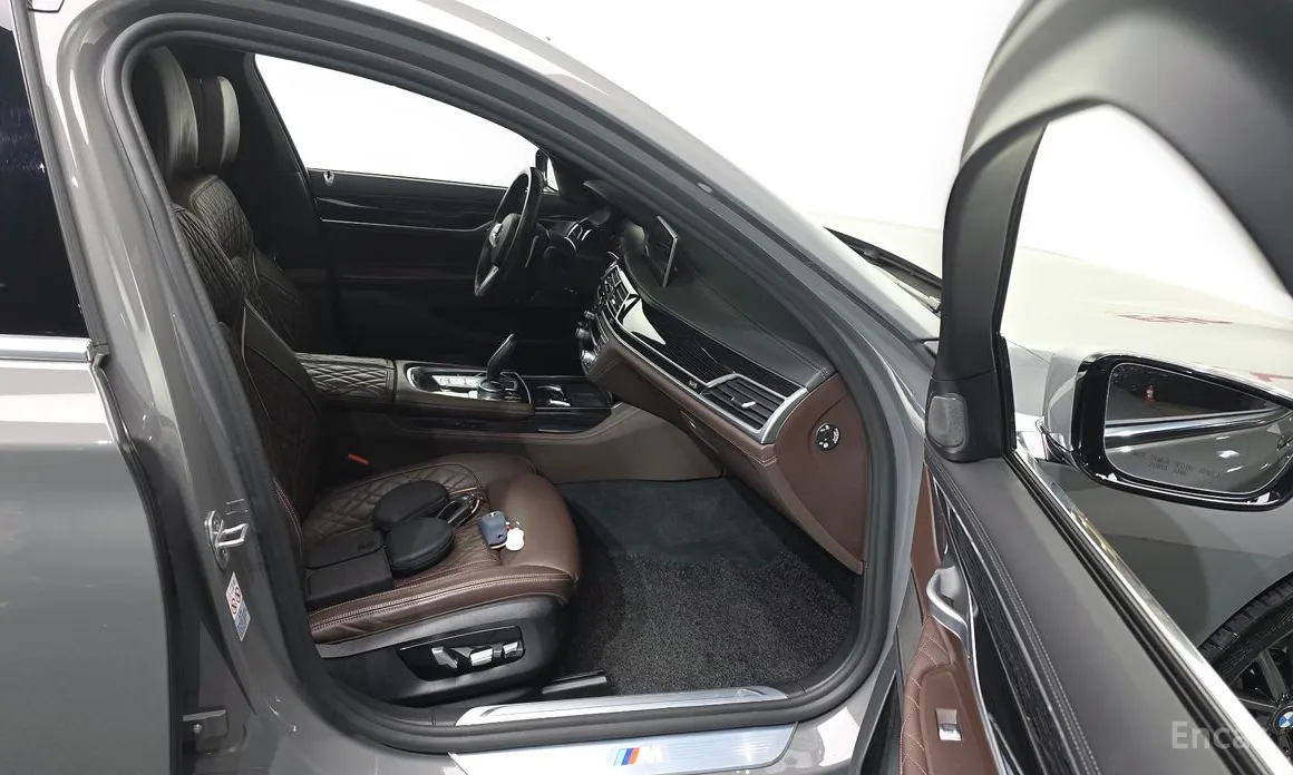 Фото 11 - BMW 7 Series