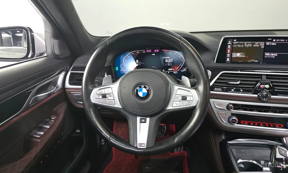 Фото 13 - BMW 7 Series