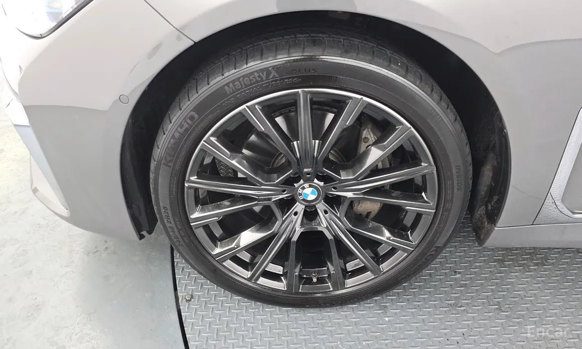 Фото 5 - BMW 7 Series