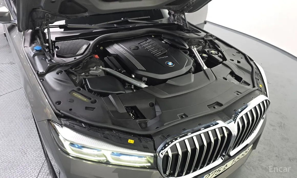 Фото 6 - BMW 7 Series