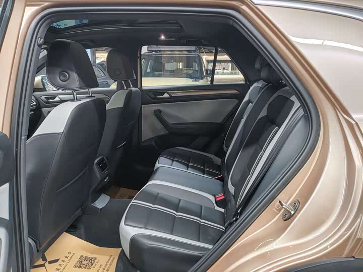 Фото 9 - Volkswagen T-Roc