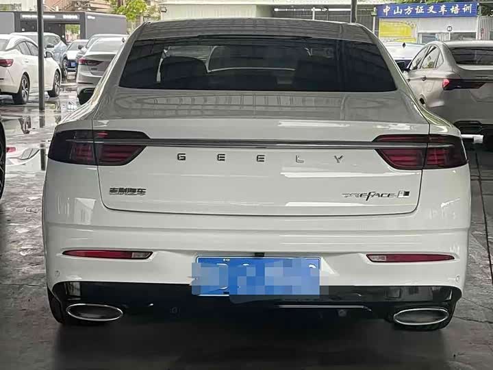 Фото 7 - Geely Preface