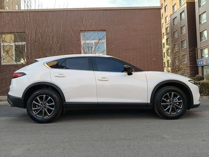 Фото 4 - Mazda CX-4