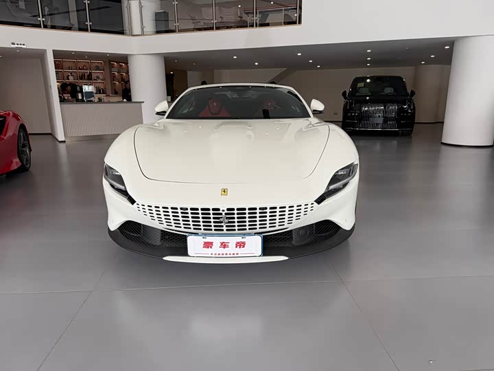 Фото 4 - Ferrari Roma