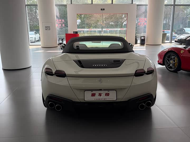 Фото 5 - Ferrari Roma